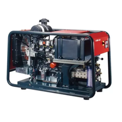 Hidrolimpiadora de alta presión a motor 500 bar y 1 000 L/h para limpieza profesional potente en obra, vehículos y maquinaria industrial.