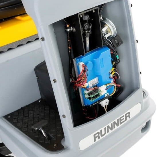 Automatic battery-powered scrubber drier, 1,050mm, 160L tank - Image 2